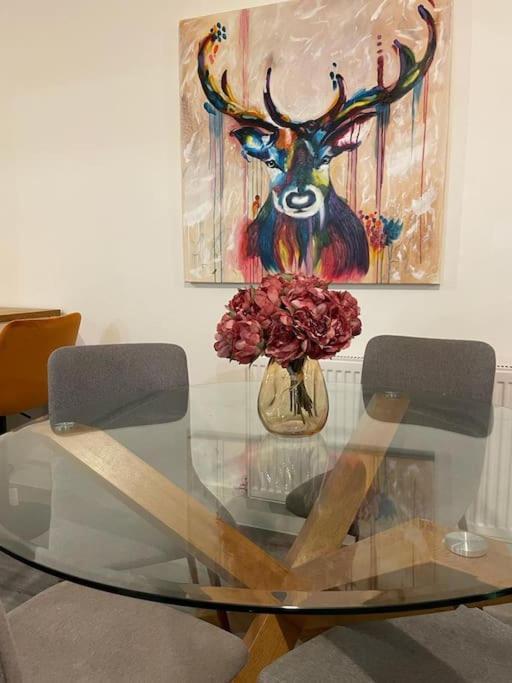 Stunning And Spacious 2Bed Flat In Central Woking Luaran gambar