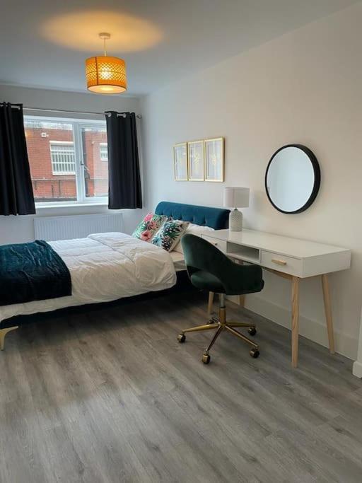 Stunning And Spacious 2Bed Flat In Central Woking Luaran gambar
