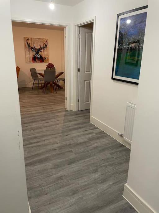 Stunning And Spacious 2Bed Flat In Central Woking Luaran gambar